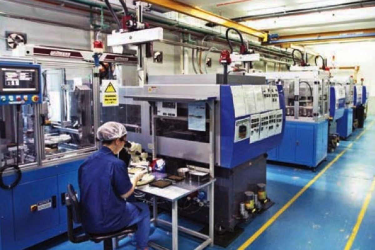 Singapore's factory output continued to grow in November — data